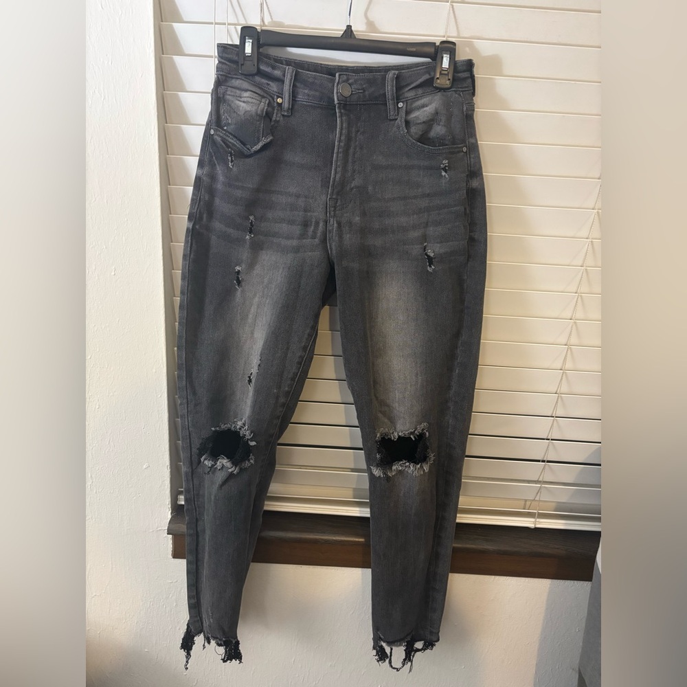 Edgy Black Distressed Women's Skinny Jeans